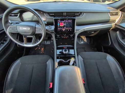 Used 2022 Jeep Grand Cherokee L Laredo image 14