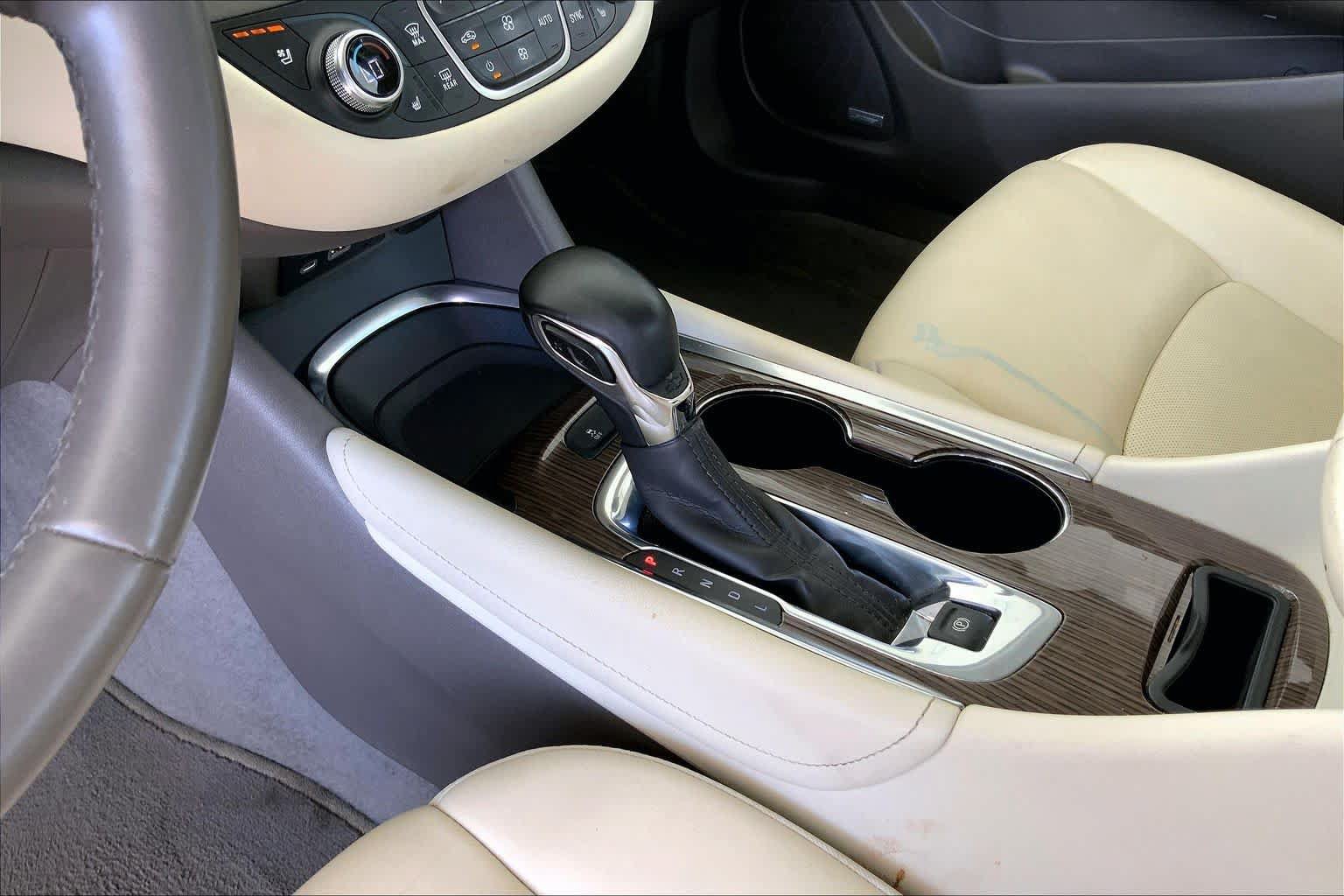 Used 2024 Chevrolet Malibu LT FWD image 16