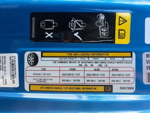 Used 2025 Jeep Wrangler Unlimited Sahara AWD/4WD image 28
