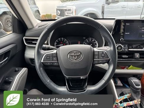 Used 2021 Toyota Highlander XLE image 14