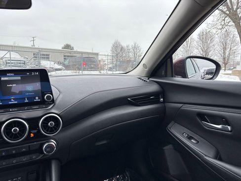 Used 2025 Nissan Sentra SV image 34