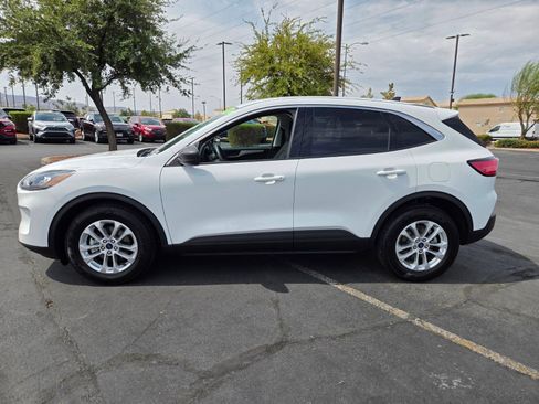 Certified 2022 Ford Escape SE FWD image 3