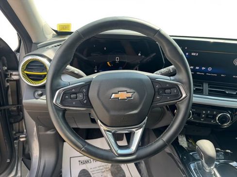 Used 2024 Chevrolet Trax LT w/ Driver Confidence Package FWD image 13