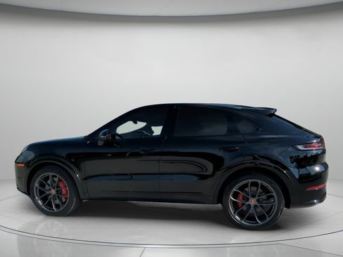 Used 2024 Porsche Cayenne S AWD/4WD image 18