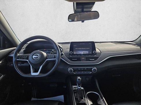 Used 2024 Nissan Altima 2.5 SR FWD image 17