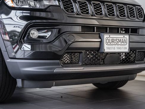 New 2025 Jeep Compass Limited w/ Sun & Sound Group image 13