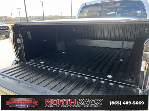 Used 2023 Toyota Tacoma TRD Sport w/ Technology Package image 18