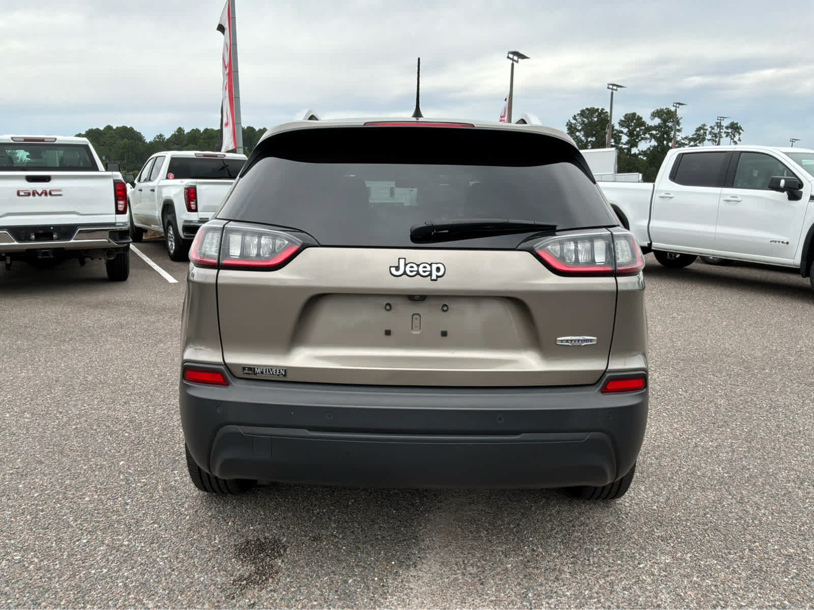 Used 2020 Jeep Cherokee Latitude FWD image 5
