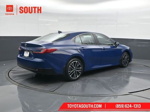 Used 2025 Toyota Camry XLE image 2