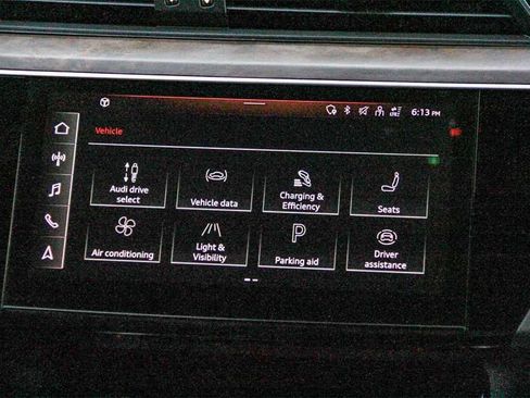 Used 2022 Audi e-tron Premium w/ Convenience Plus Package image 15