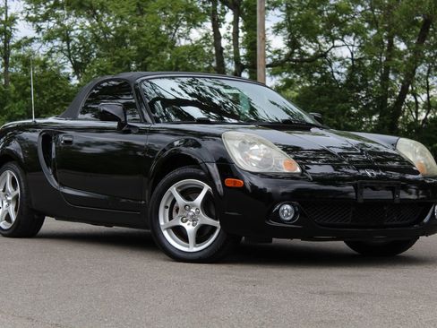 Used 2003 Toyota MR2 RWD image 1