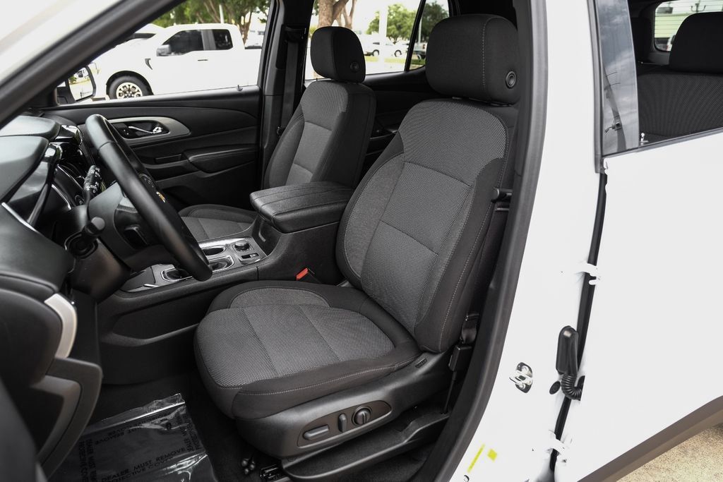 Used 2023 Chevrolet Traverse LT AWD/4WD image 37