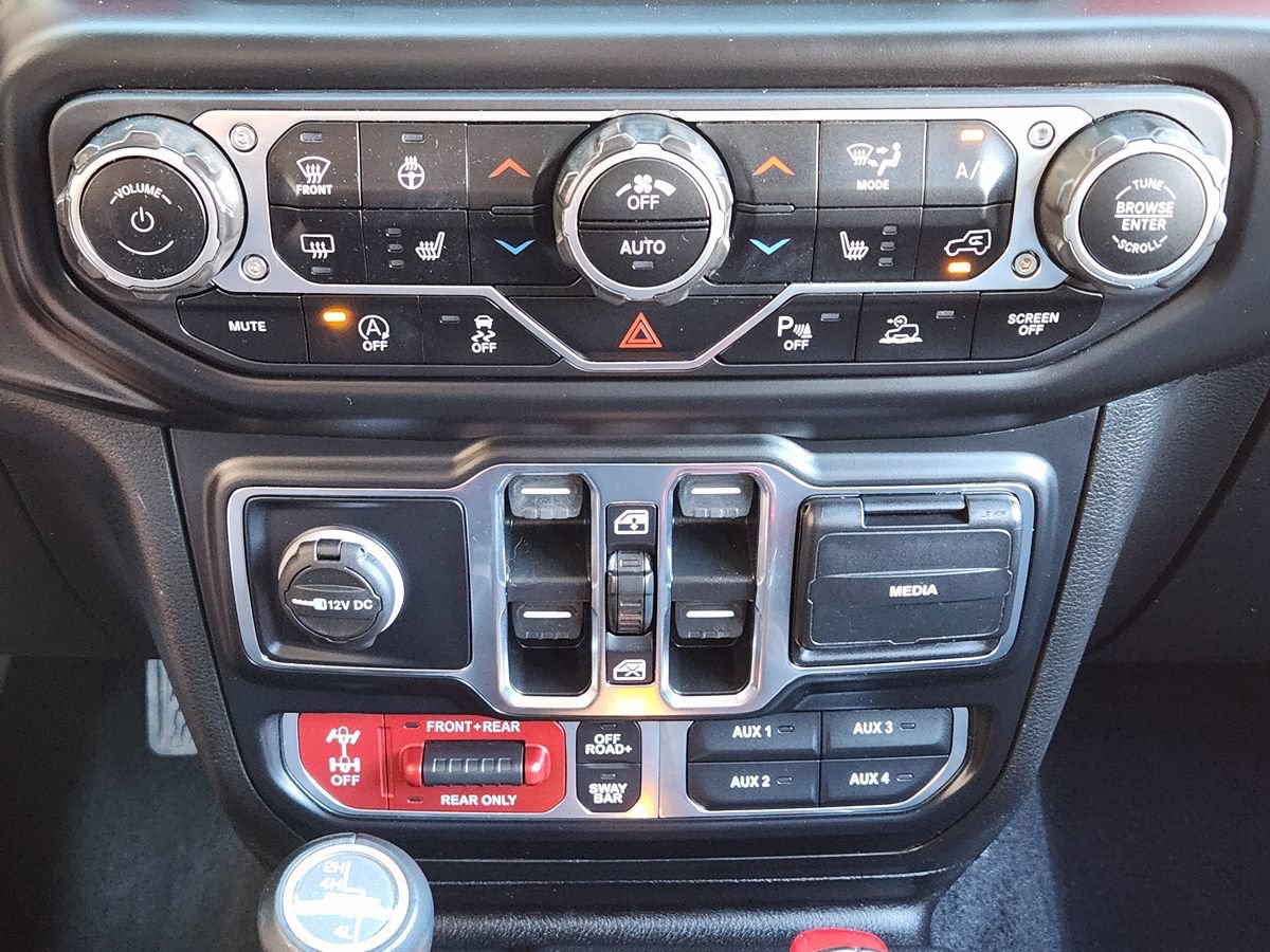 Used 2022 Jeep Wrangler Unlimited Rubicon w/ Cold Weather Group AWD/4WD image 40