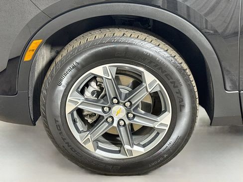Certified 2025 Chevrolet Blazer LT FWD image 29