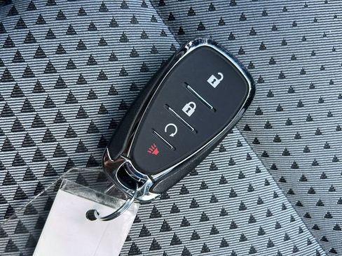 Used 2025 Chevrolet Trax LT w/ LT Convenience Package image 25