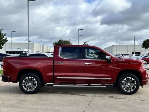 Used 2025 Chevrolet Silverado 1500 High Country w/ Technology Package AWD/4WD image 3