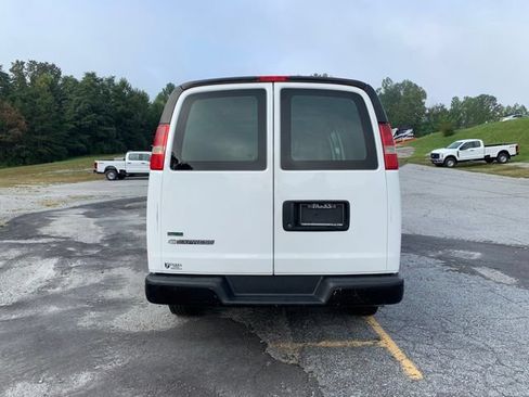 Used 2011 Chevrolet Express 2500 RWD image 7