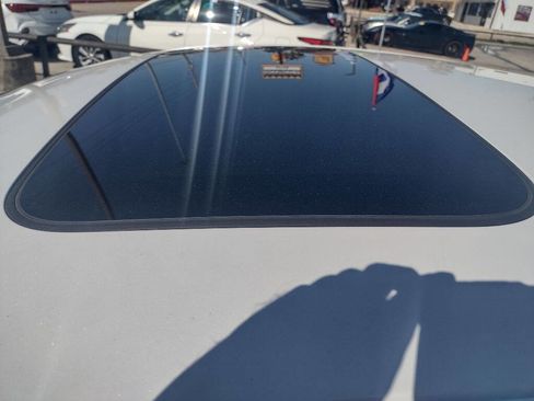 Used 2019 Honda Accord EX image 9