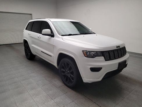 Used 2022 Jeep Grand Cherokee Laredo X AWD/4WD image 13