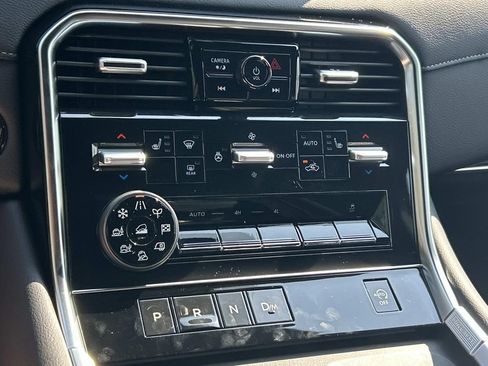 New 2026 Nissan Armada SL w/ Captain's Chari Seat Package AWD/4WD image 32