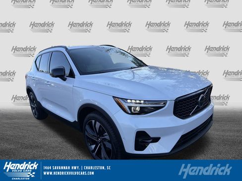 Used 2026 Volvo XC40 B5 Ultra w/ Protection Package Premier image 1
