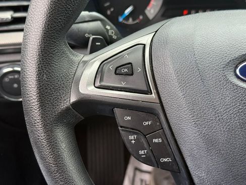 Used 2017 Ford Fusion SE FWD image 20