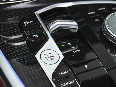 Used 2026 BMW X7 M60i AWD/4WD image 32