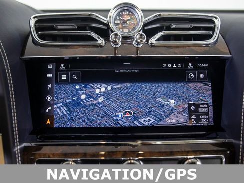Used 2021 Bentley Bentayga image 31
