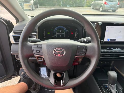 Used 2025 Toyota Camry LE FWD image 16