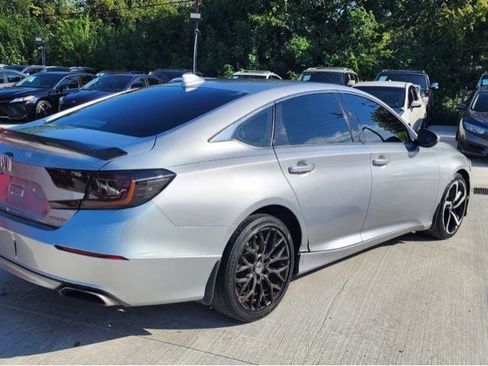 Used 2018 Honda Accord Sport image 8