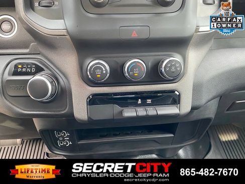 Used 2024 RAM 3500 Tradesman w/ Chrome Appearance Group AWD/4WD image 16