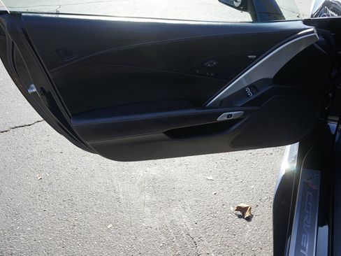 Used 2015 Chevrolet Corvette Z06 w/ 3LZ Preferred Equipment Group image 19