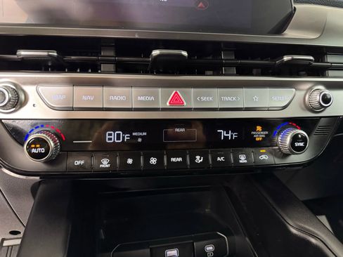 Used 2024 Kia Telluride LX image 21