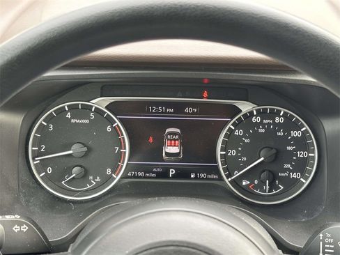 Used 2023 Nissan Rogue S image 11