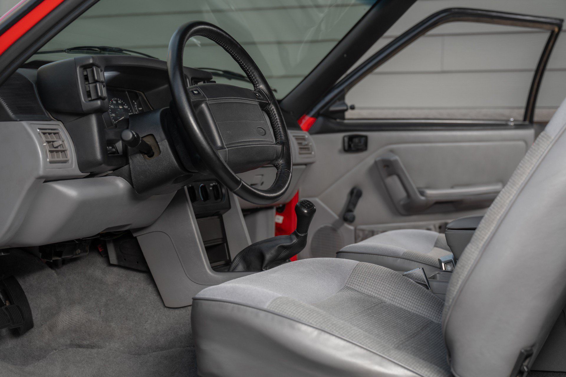 Used 1993 Ford Mustang Cobra RWD image 30