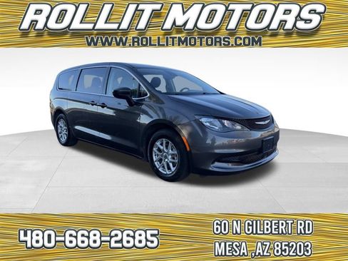 Used 2023 Chrysler Voyager LX image 1