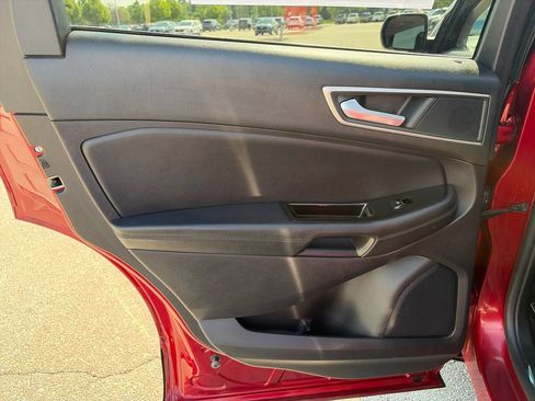 Used 2019 Ford Edge SEL w/ Equipment Group 201A AWD/4WD image 25