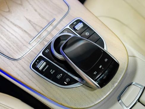 Used 2020 Mercedes-Benz CLS 450 w/ Premium Package image 28