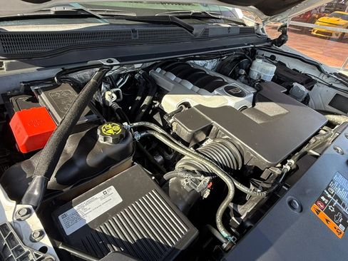 Used 2018 Cadillac Escalade Premium Luxury image 24