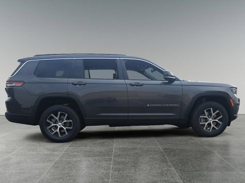 New 2025 Jeep Grand Cherokee L Limited image 6