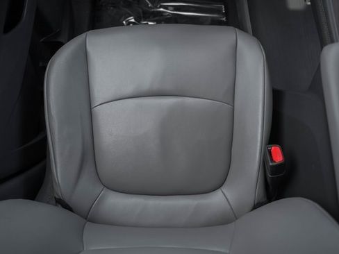 Used 2021 Toyota Sienna XLE image 33