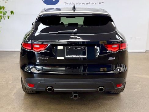 Used 2017 Jaguar F-PACE R-Sport image 4