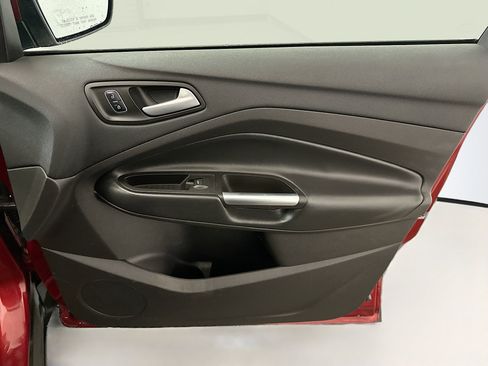 Used 2018 Ford Escape SE image 32