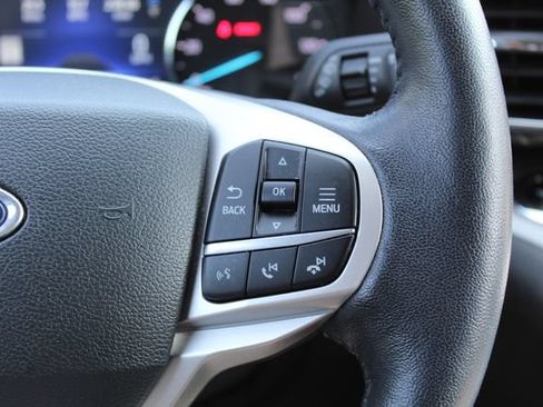 Used 2023 Ford Explorer XLT w/ Equipment Group 202A AWD/4WD image 17