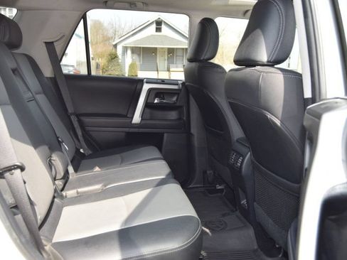 Used 2022 Toyota 4Runner SR5 Premium w/ Moonroof Package AWD/4WD image 35