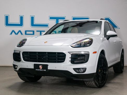 Used 2016 Porsche Cayenne S AWD/4WD image 5
