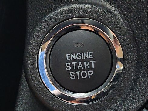 Used 2025 Subaru Outback Premium image 16