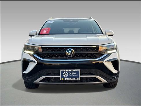 Certified 2023 Volkswagen Taos SE image 2
