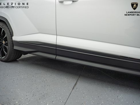 Used 2022 Lamborghini Urus image 6