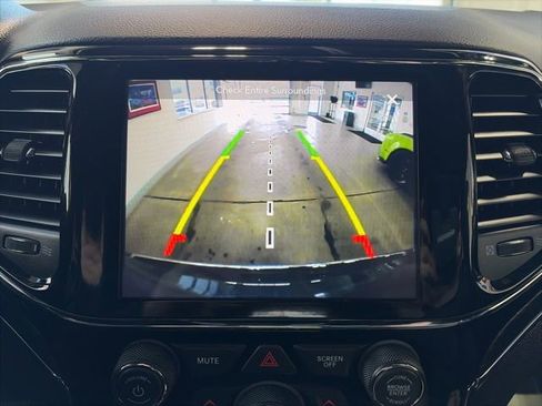 Used 2019 Jeep Grand Cherokee Limited image 23